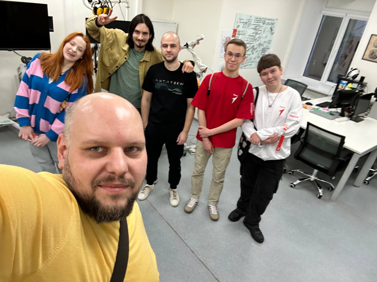 У всех предновогодние приготовления — а научные волонтёры финализируют очные лабораторные исследования