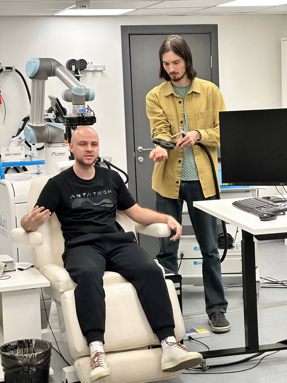 У всех предновогодние приготовления — а научные волонтёры финализируют очные лабораторные исследования