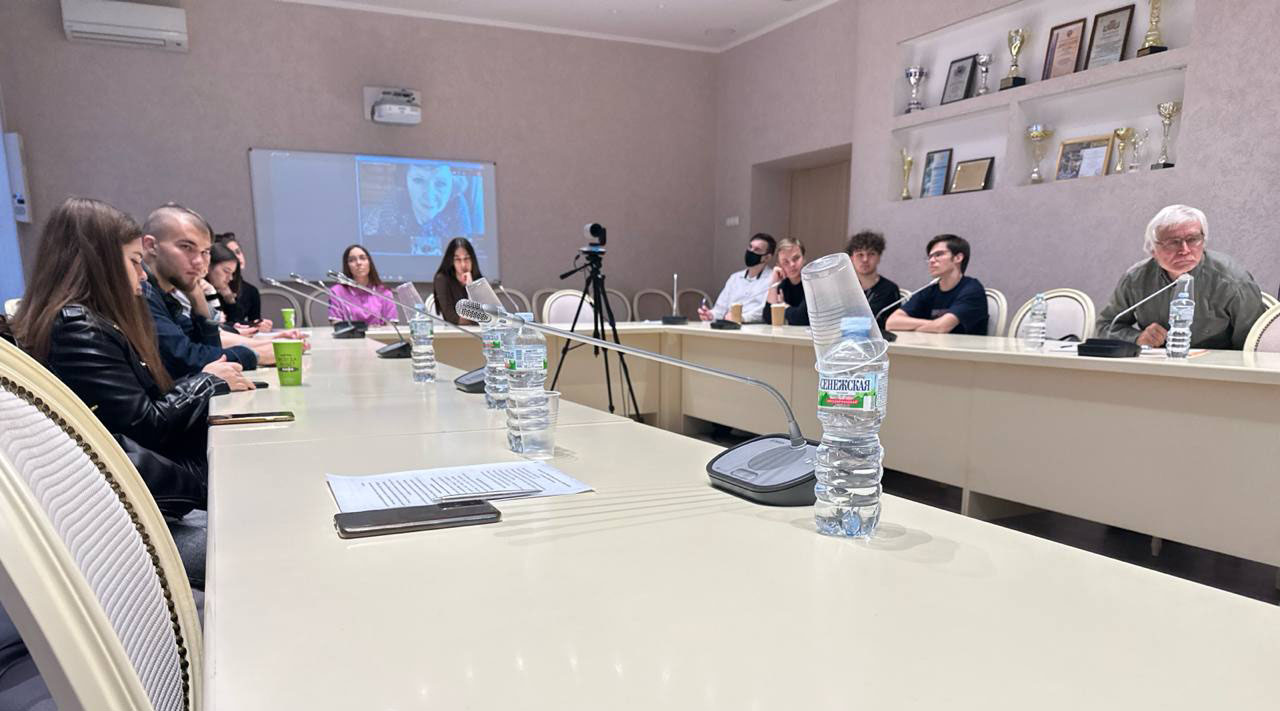 Эксперты проекта научного волонтёрства регулярно участвуют в научных обсуждениях