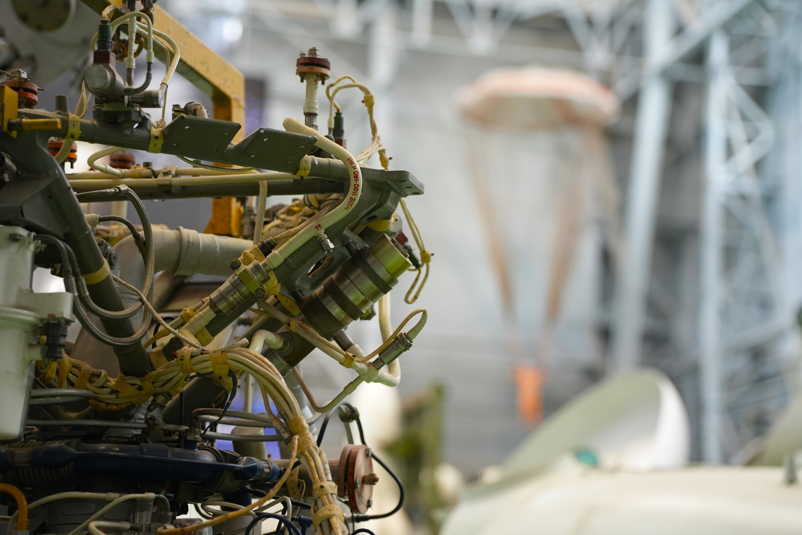 Лучшие научные волонтёры посетили ведущее предприятие ракетно-космической отрасли