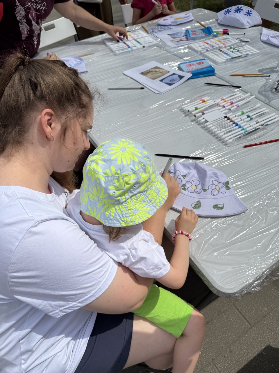 Научные волонтёры на фестивале в наукограде Жуковском