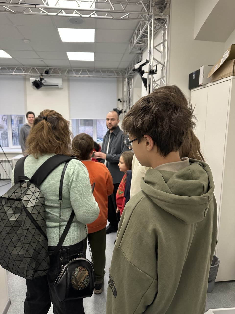 У всех предновогодние приготовления — а научные волонтёры финализируют очные лабораторные исследования