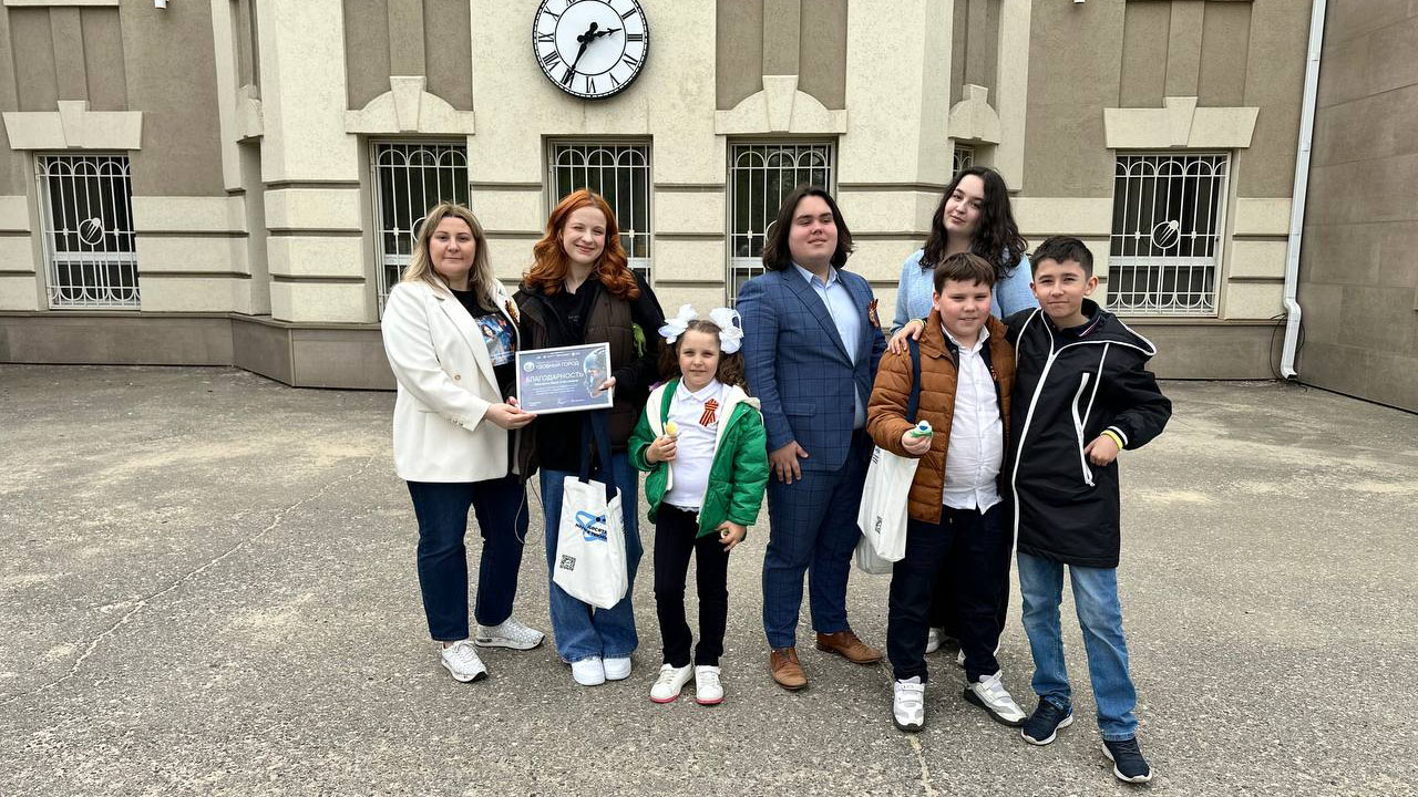 Лучшие научные волонтёры посетили ведущее предприятие ракетно-космической отрасли