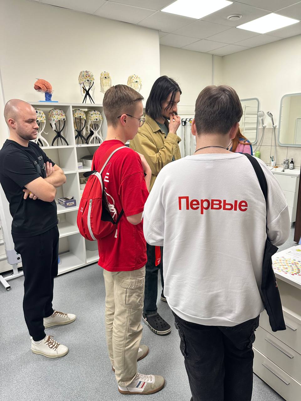 У всех предновогодние приготовления — а научные волонтёры финализируют очные лабораторные исследования